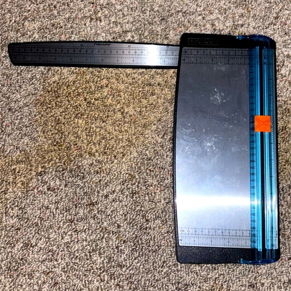 Fiskars paper cutter - Picture 2 of 2